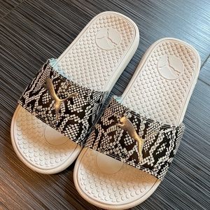 Puma Slides Size 7